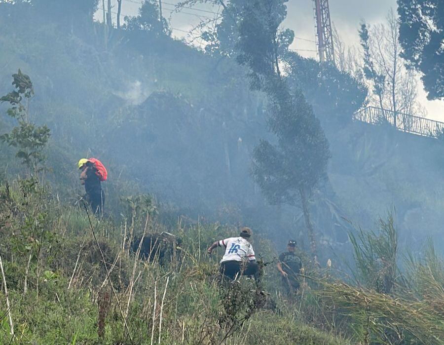 Incendio en el cerro El Picacho de Medellín.