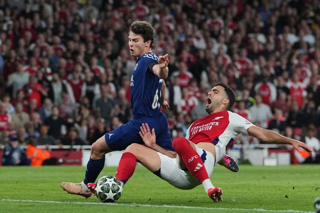 Mikel Merino recibió falta que pudo haber sido decretada como penal en Emirates