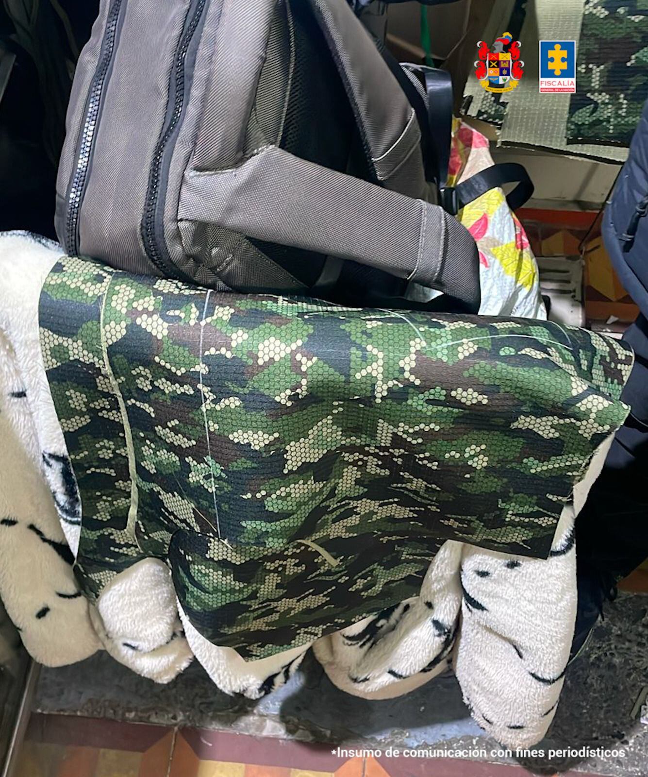 Ejército y la Fiscalía encuentran varios sitios ilegales donde se fabricaban uniformes ilegales.