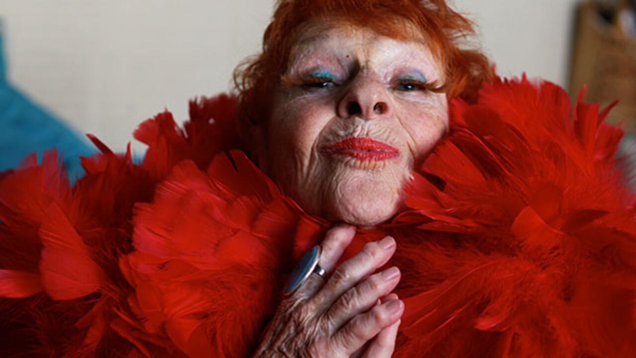 Ilona Royce - 94 años
“Tratando de ser perfecto te pierdes de la mitad de tu vida”.