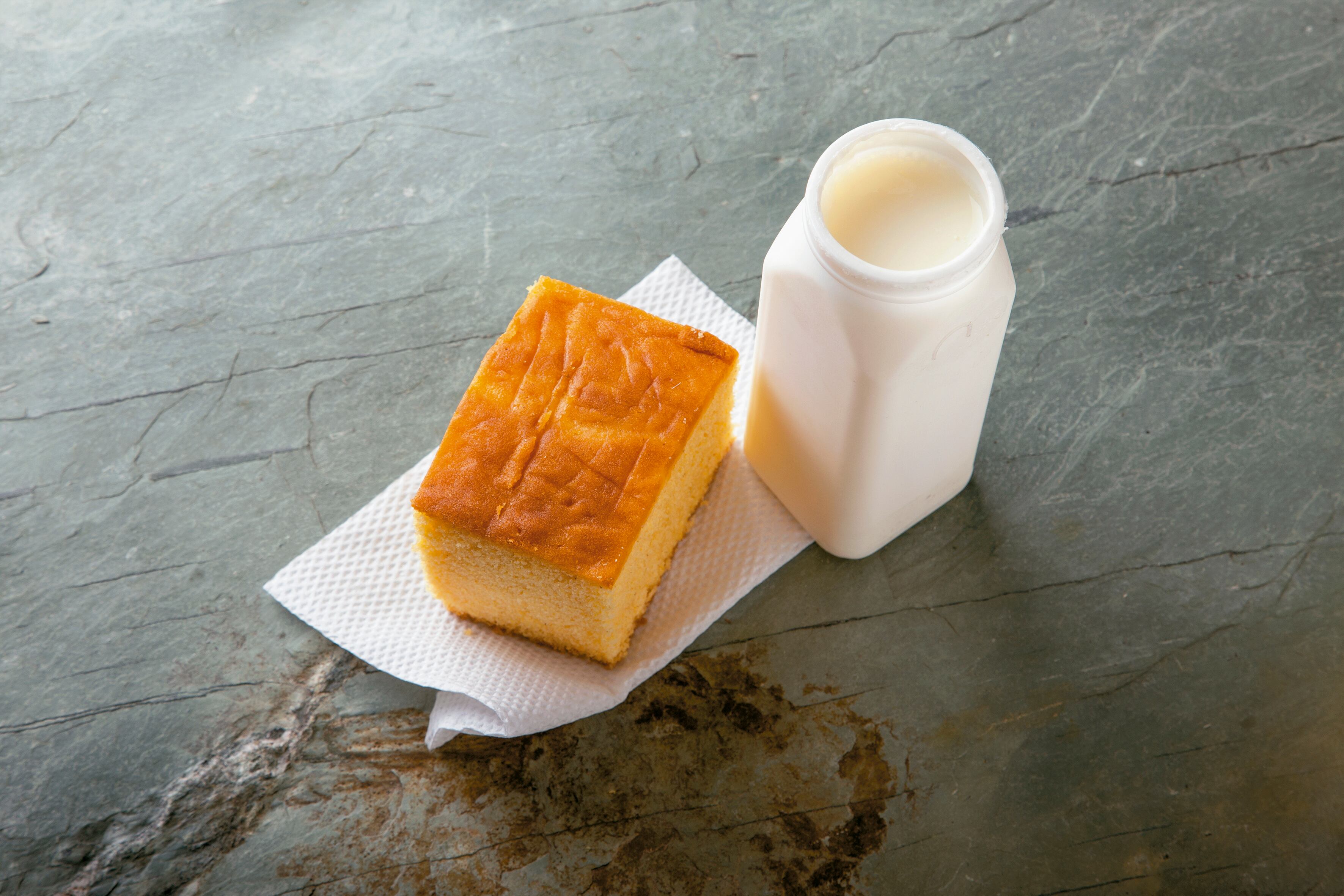 Los postres más emblemáticos son el merengón, el postre de limón, el postre de tres leches y más.