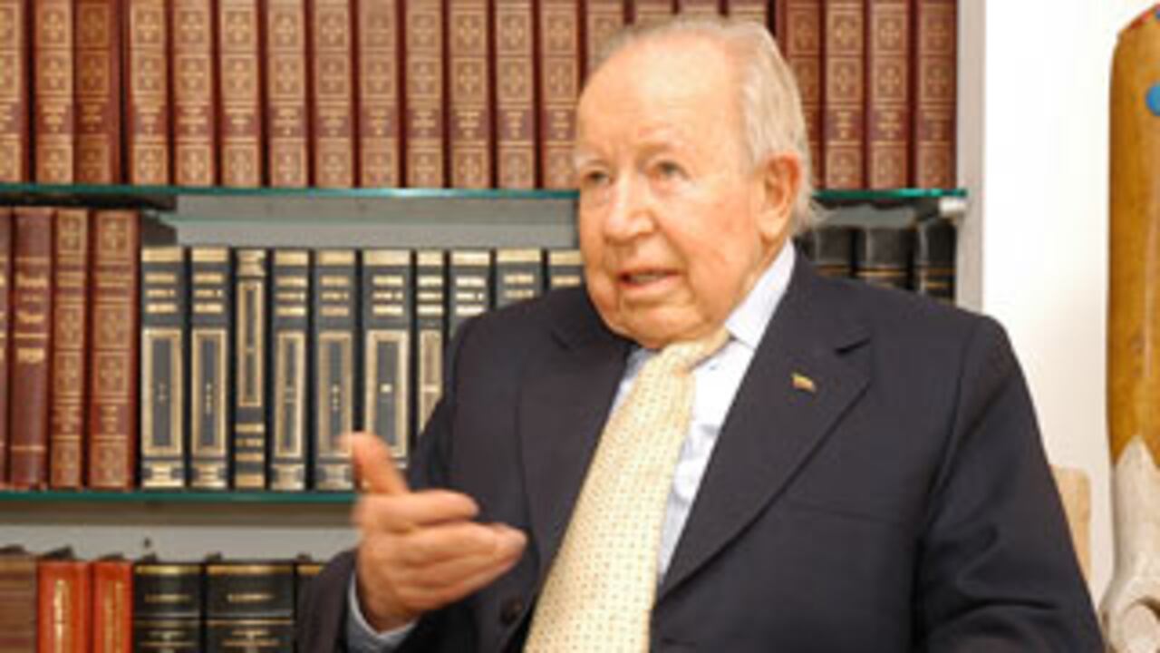 Yo fui muy, muy amigo de Camilo. él hizo unos cursos muy interesantes cuando era director de la Esap. Ahí comenzó nuestra amistad