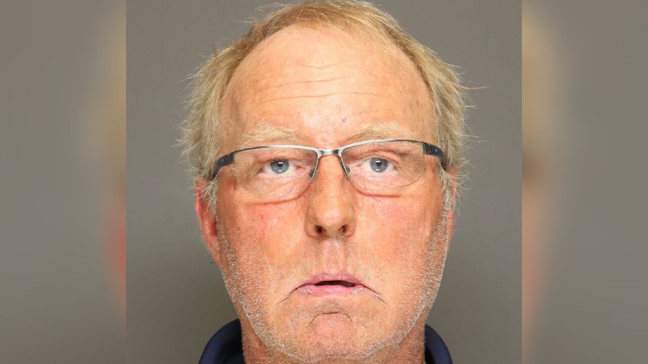 El hombre decidió vender el carro de su mamá donde la Policía encontró muestras de sangre.