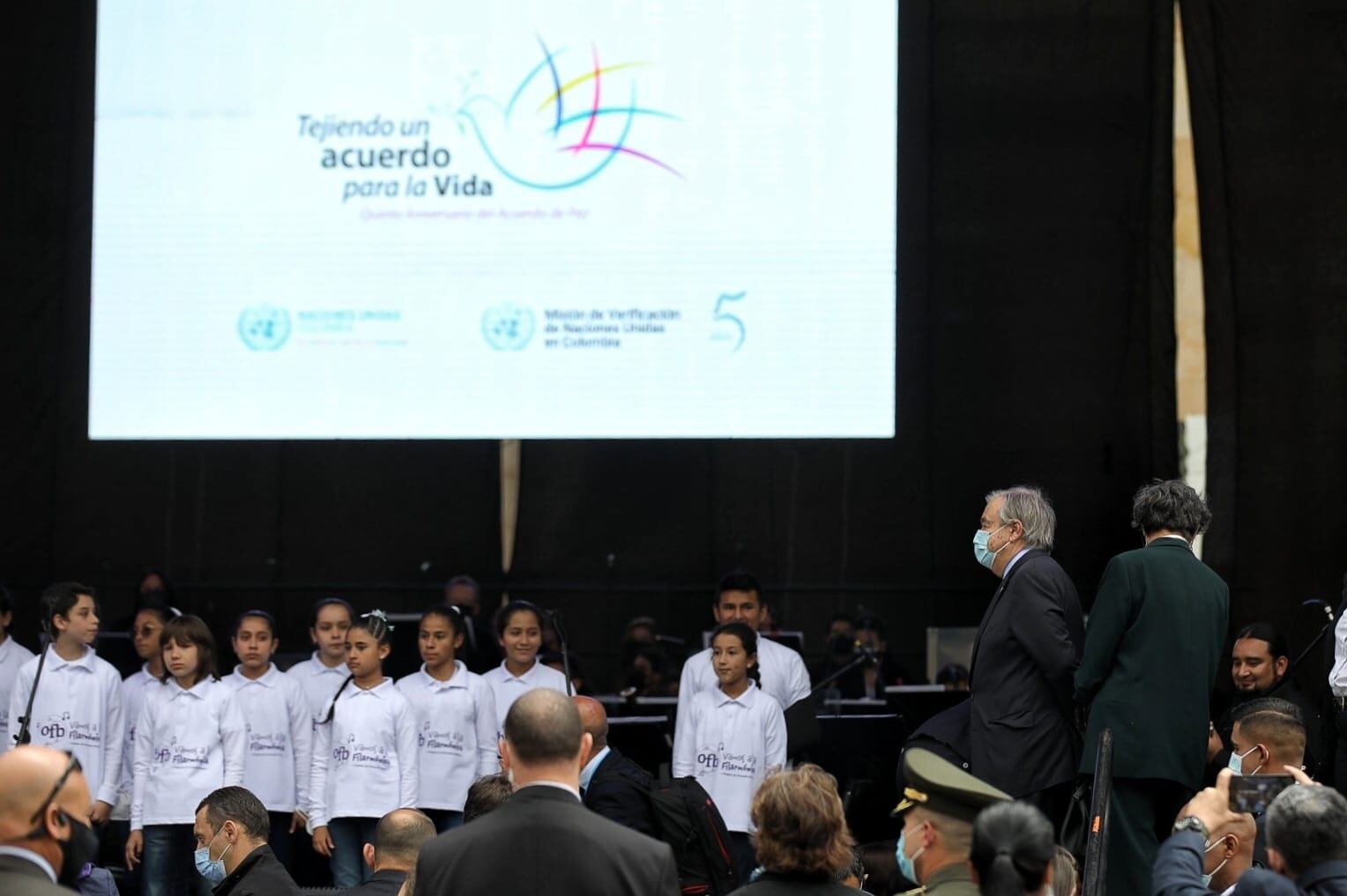 Acto de conmemoración 5 años del acuerdo de paz coro Hijos de la Paz con António Guterres Secretario General de la ONU