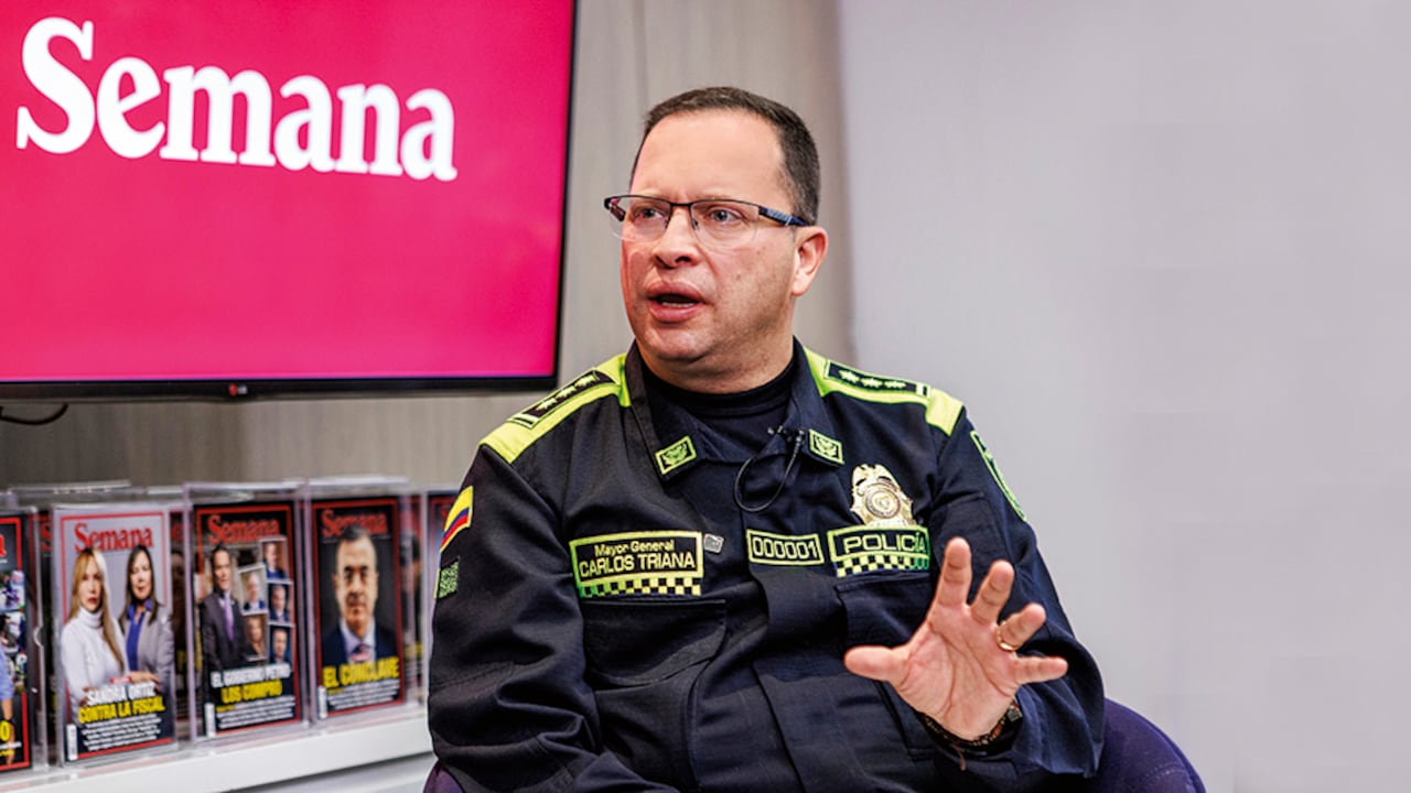 El director de la Policía Nacional, el general Carlos Triana, el 21 de junio de 2025, en las instalaciones de SEMANA, en Bogotá