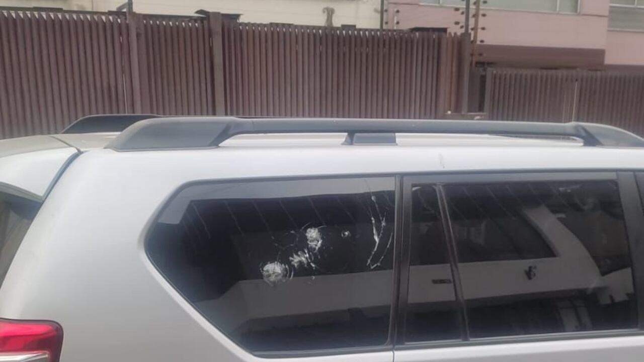 Atacan carro del concejal de Bogotá,  Jorge Colmenares.