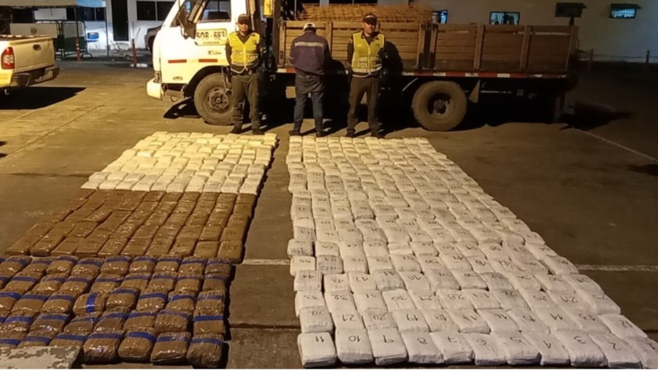 Se encontraron con 522 paquetes rectangulares de marihuana tipo Creepy, los cuales alcanzaron un peso total de 500 kilogramos