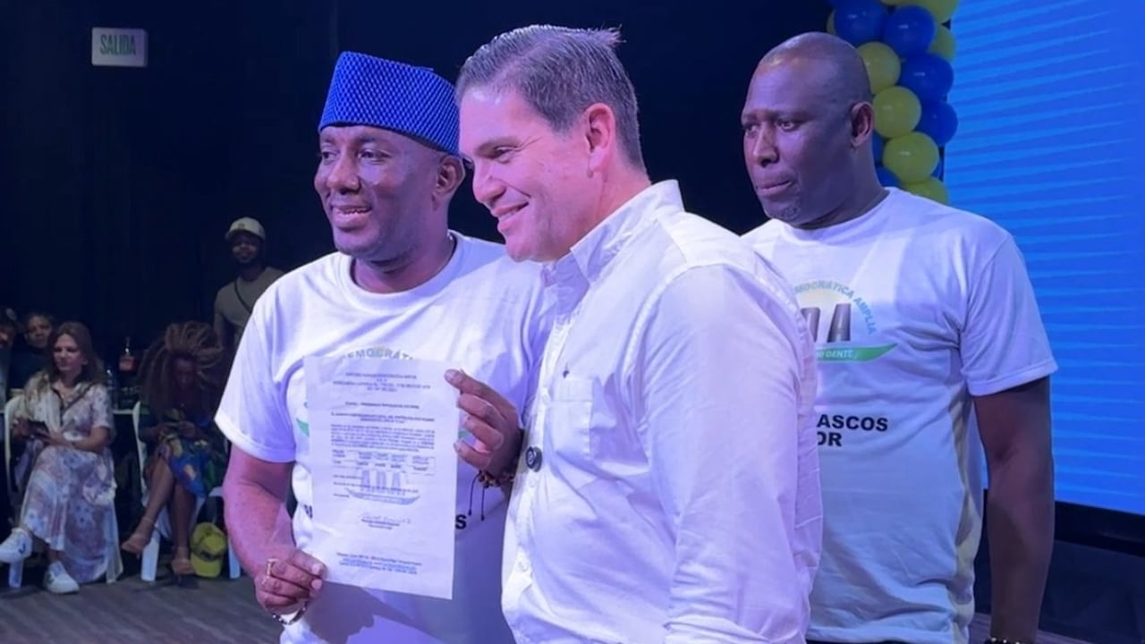 Juan Carlos Pinzón recibió el aval del partido ADA.