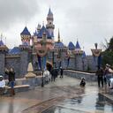 Flexibilización de restricciones por coronavirus permitiría reapertura de Disneyland en California