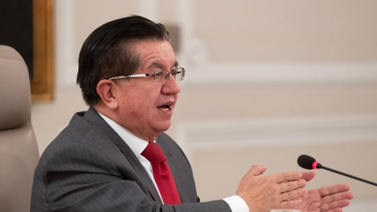 Fernando Ruiz, ministro de Salud