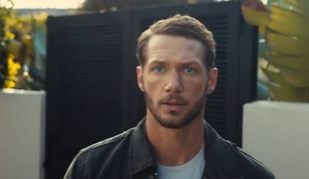 La celebridad murió a mano de tres hombres que le dispararon en el centro de Los Ángeles.