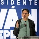 Bogotá. Junio 22 de 2026. El candidato presidencial Iván Cepeda entrega declaraciones a los medios de comunicación desde la sede de su partido político, posterior a la jornada electoral. (Colprensa - Cristian Bayona).