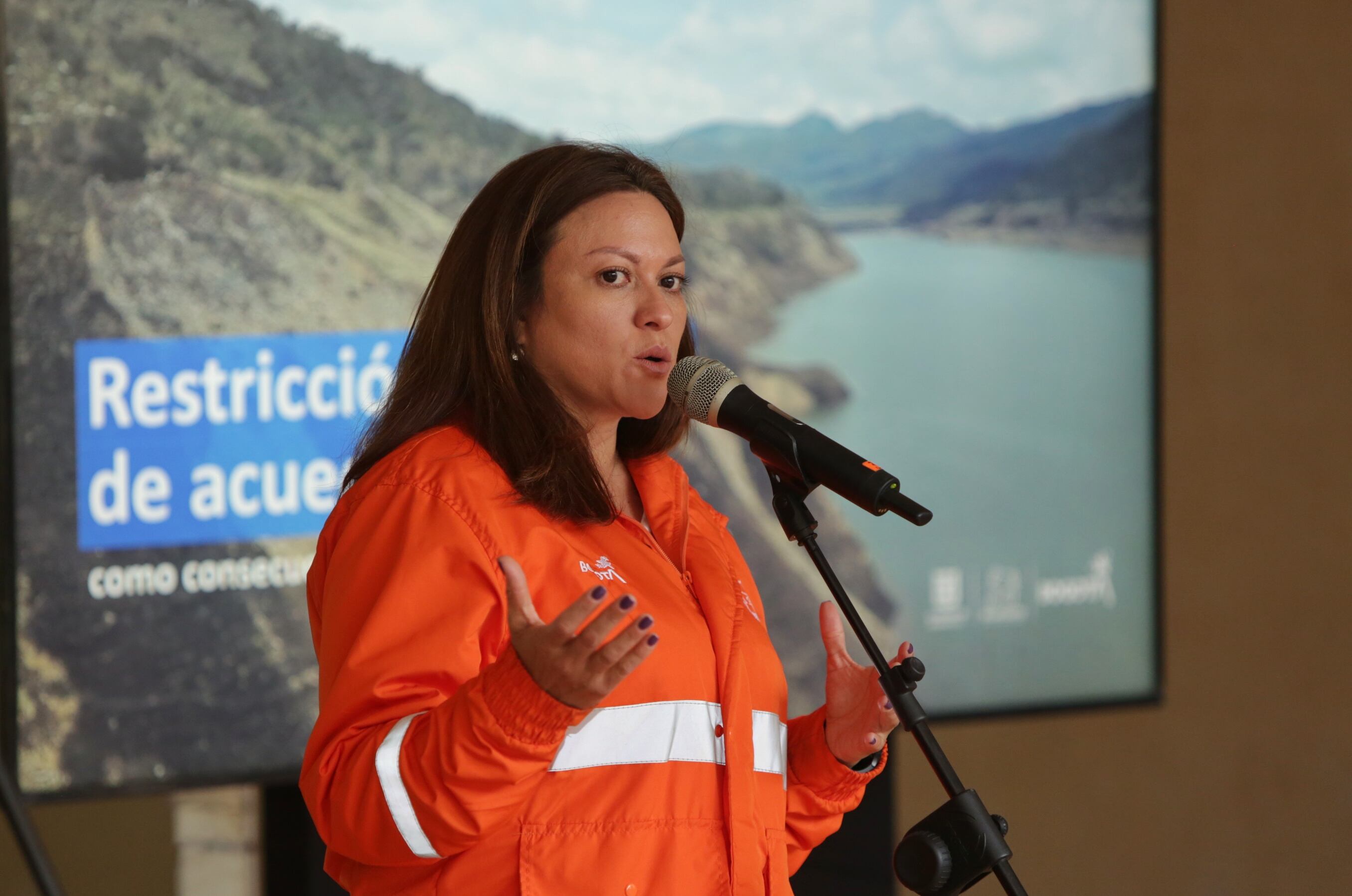 Rueda de Prensa esquema de restricción de suministro de Agua