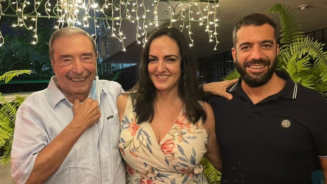 La senadora uribista se encontró con la familia Char en Barranquilla.