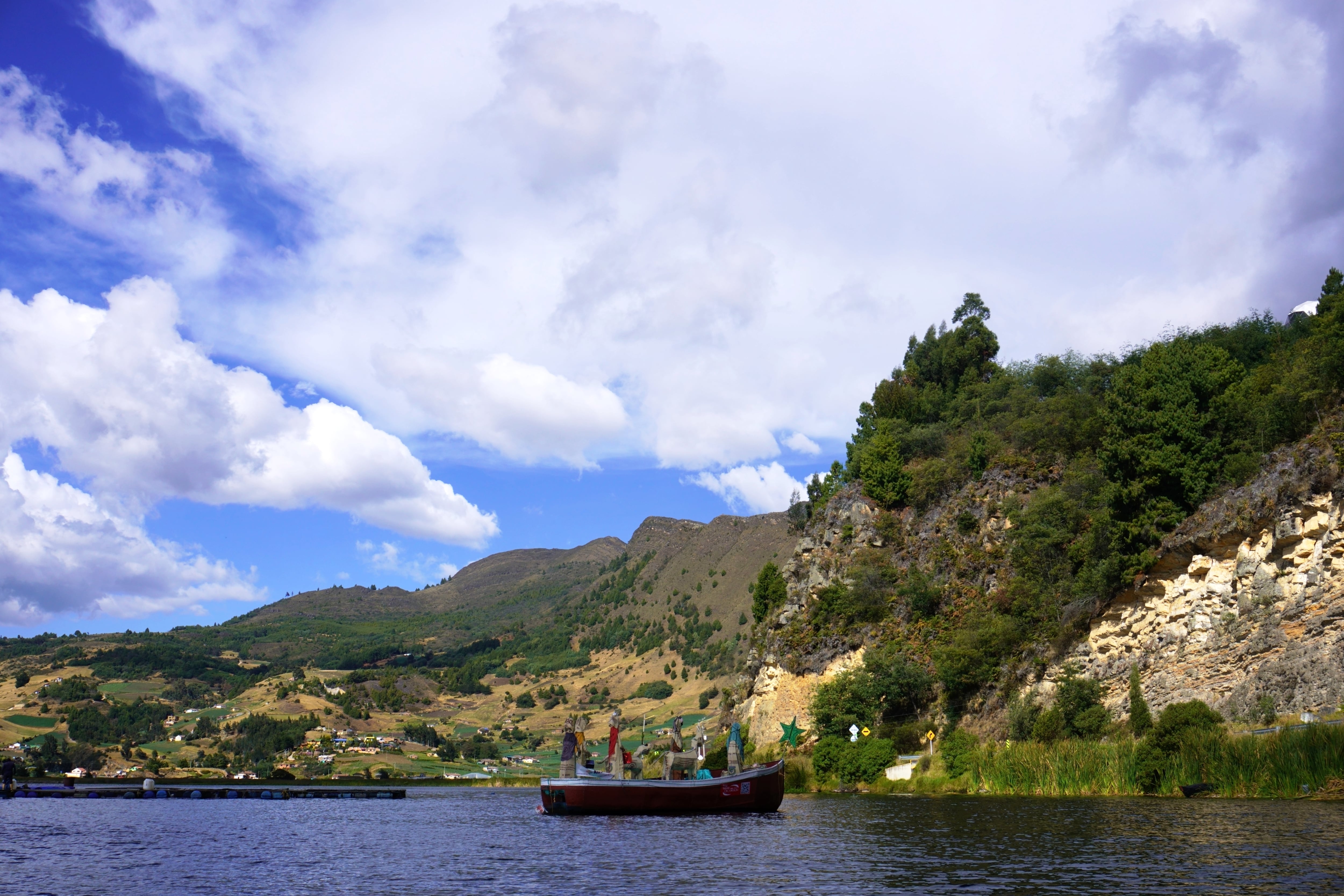¿Cuántos peajes hay para llegar al Lago de Tota desde Bogotá?