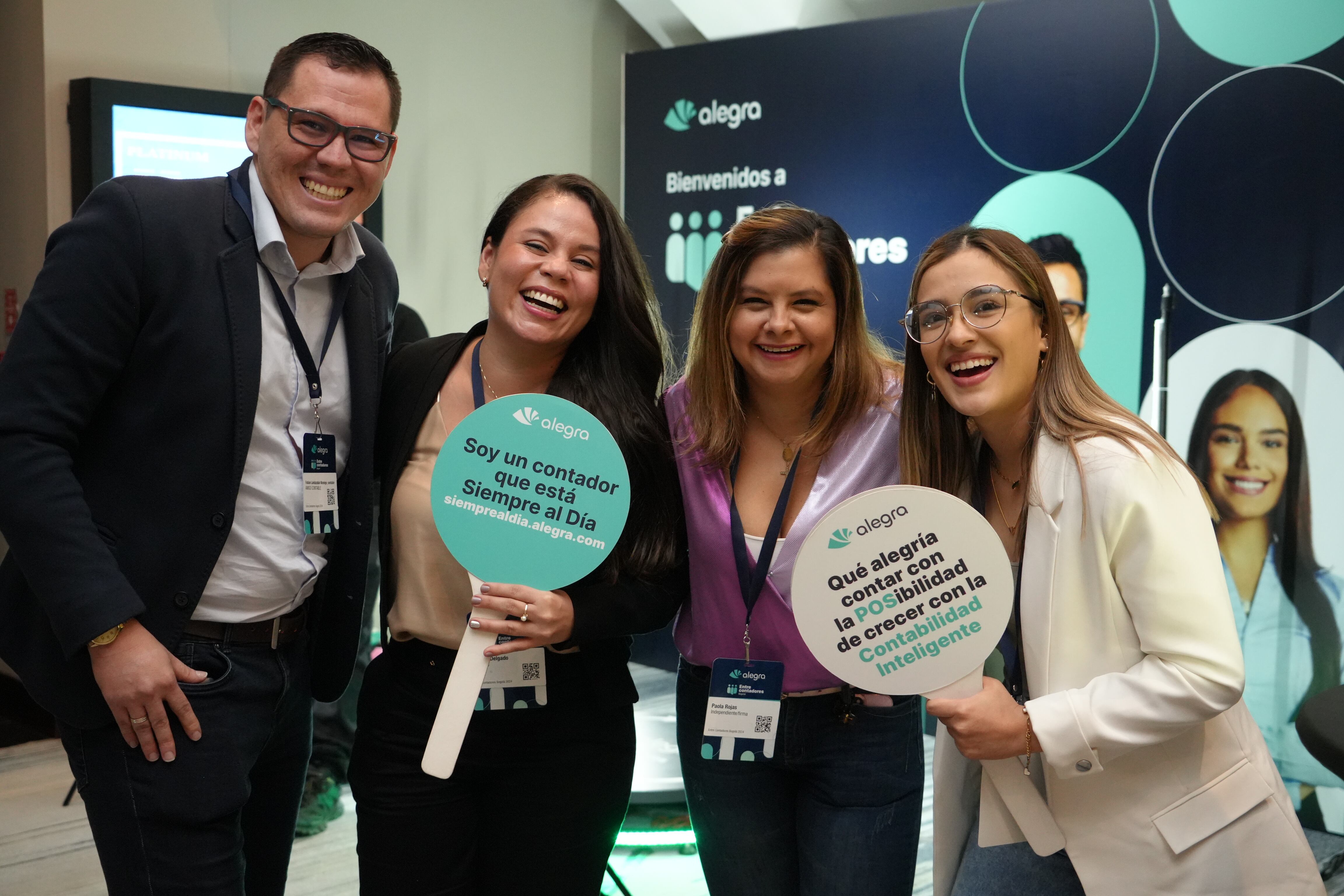 Alegra cuenta con diferentes herramientas que les ayudan a contadores de toda América Latina a estar actualizados.