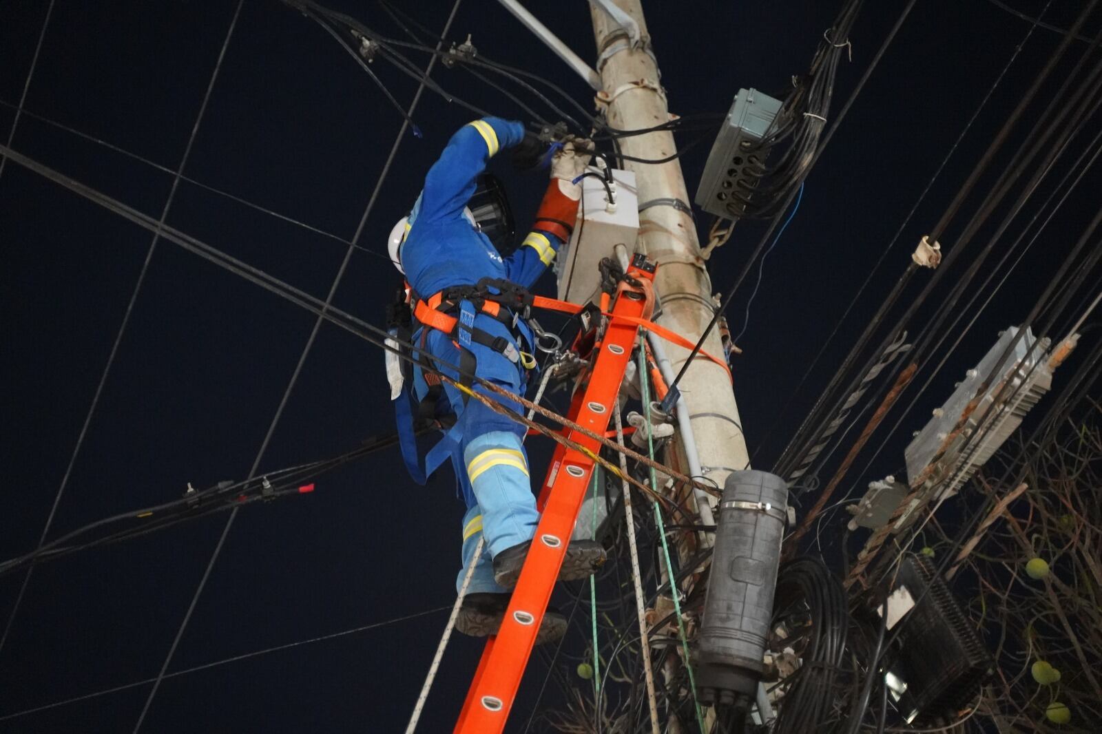 Cortan la luz  en locales donde se roban la energía.