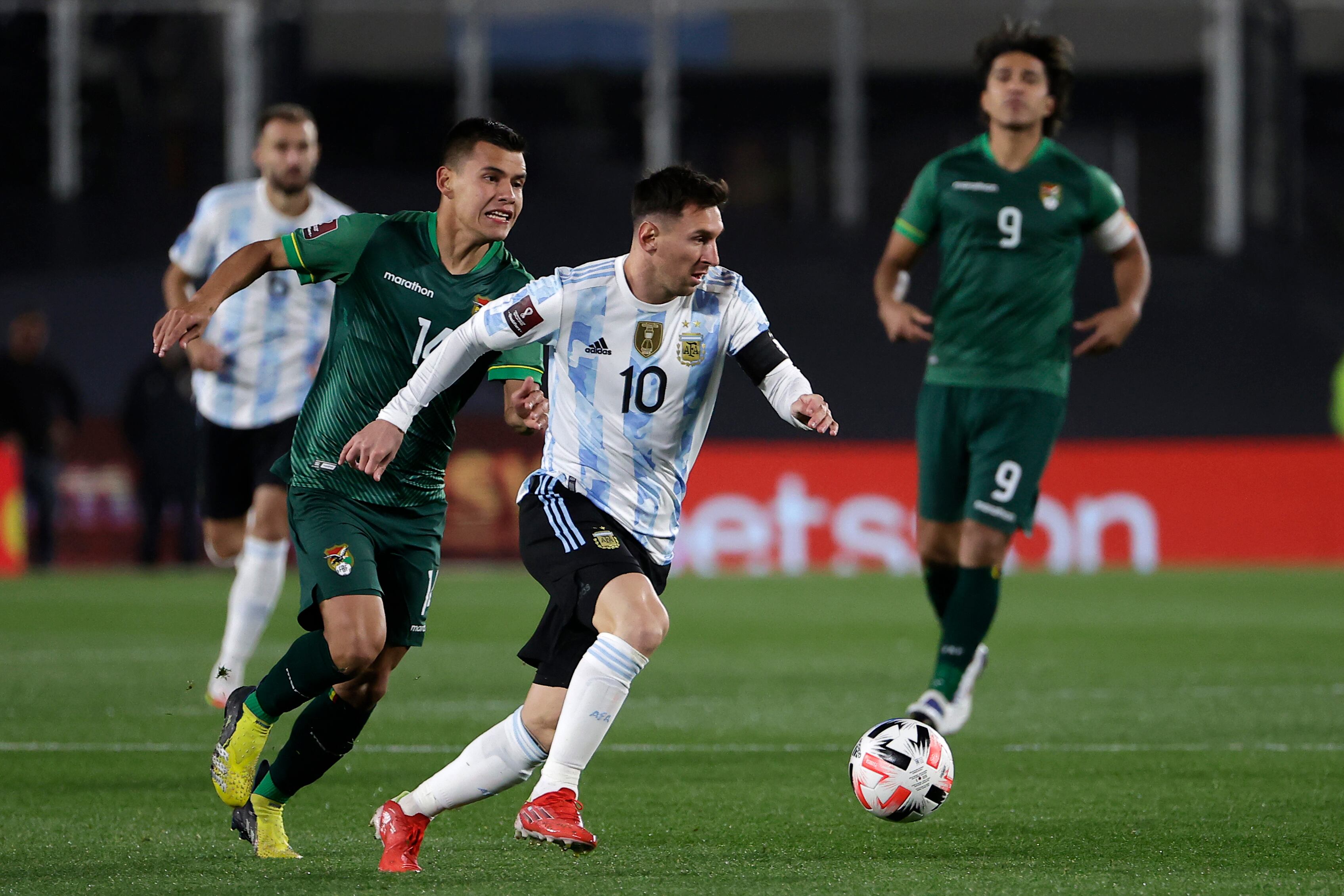 Lionel Messi frente a Bolivia.