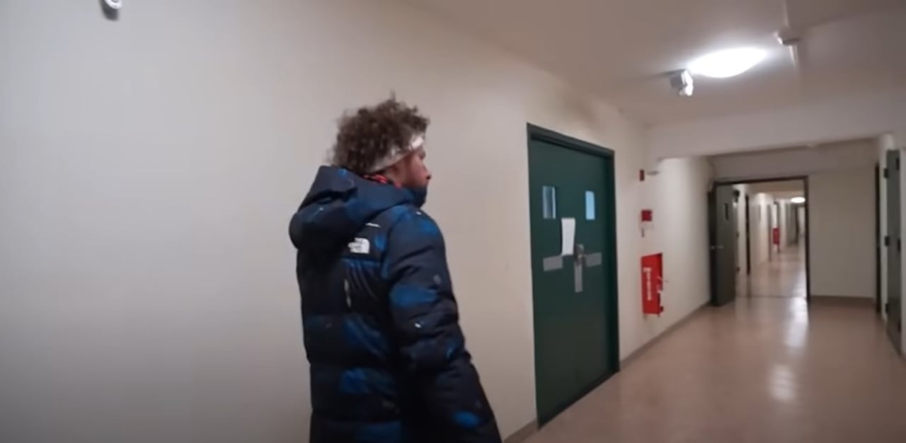 Whittier, el curioso pueblo donde el 80% de la población vive en un solo edificio; Luisito Comunica habló de su experiencia