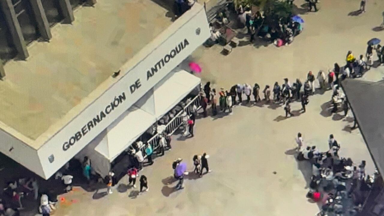 A los asistentes al evento convocado por el presidente Gustavo Petro en Medellín les repartieron refrigerios.