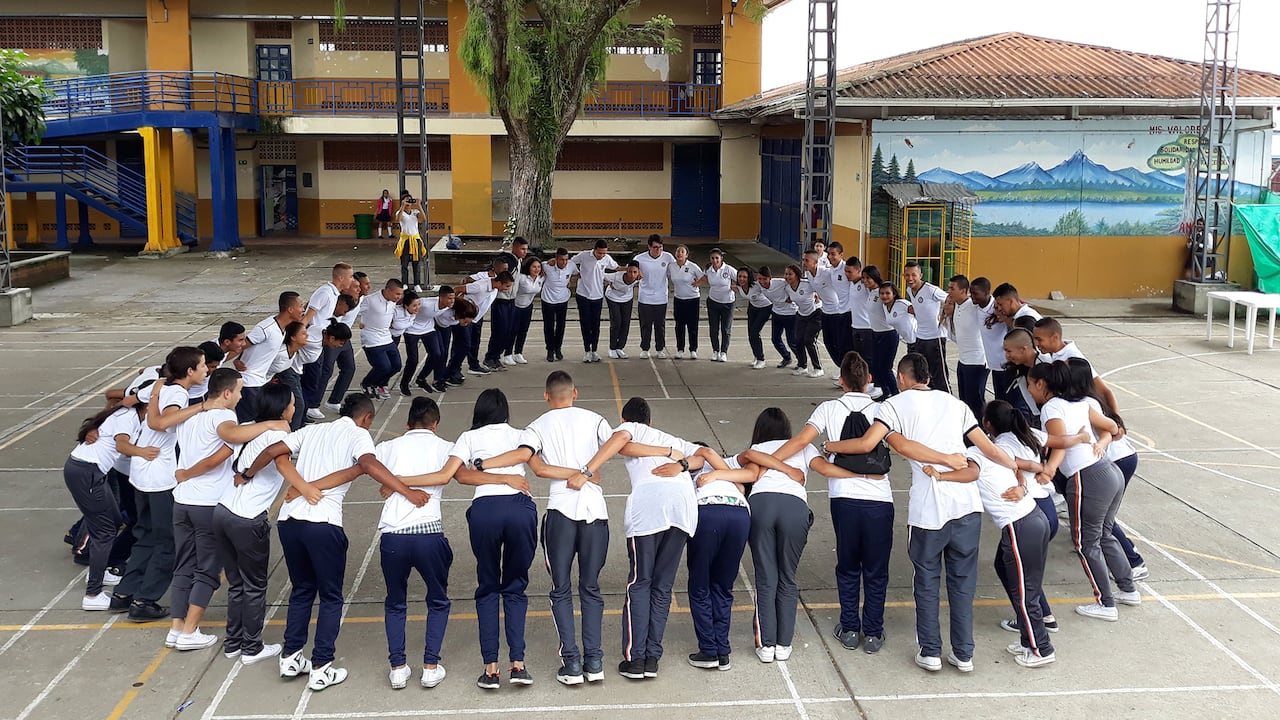 Con el fortalecimiento de diferentes competencias, Corpoeducación ha buscado aportar a la reducción de la deserción escolar en Colombia.