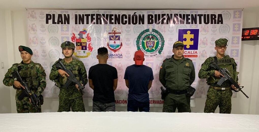 Los sujetos que se entregaron fueron puestos a disposición de la Fiscalía General de la Nación.