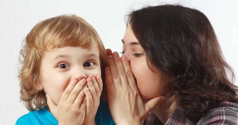 No se les puede pedir a los niños que reconozcan el abuso sexual si se les dice que son fuertes y dominantes, y que no deben llorar, aconseja el libro. 