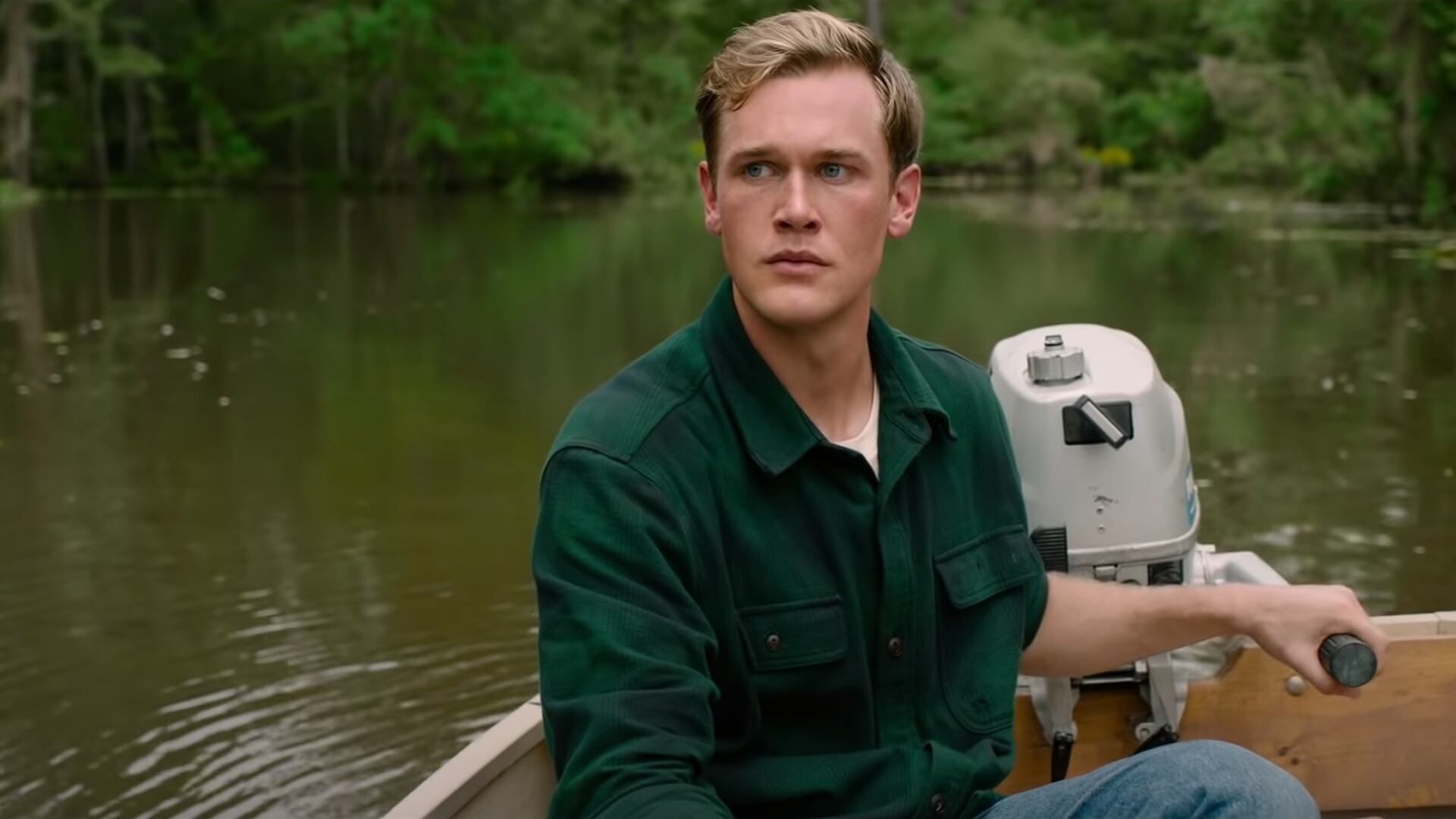 Tate Walker (Taylor John Smith), el primer gran amor de la chica salvaje.