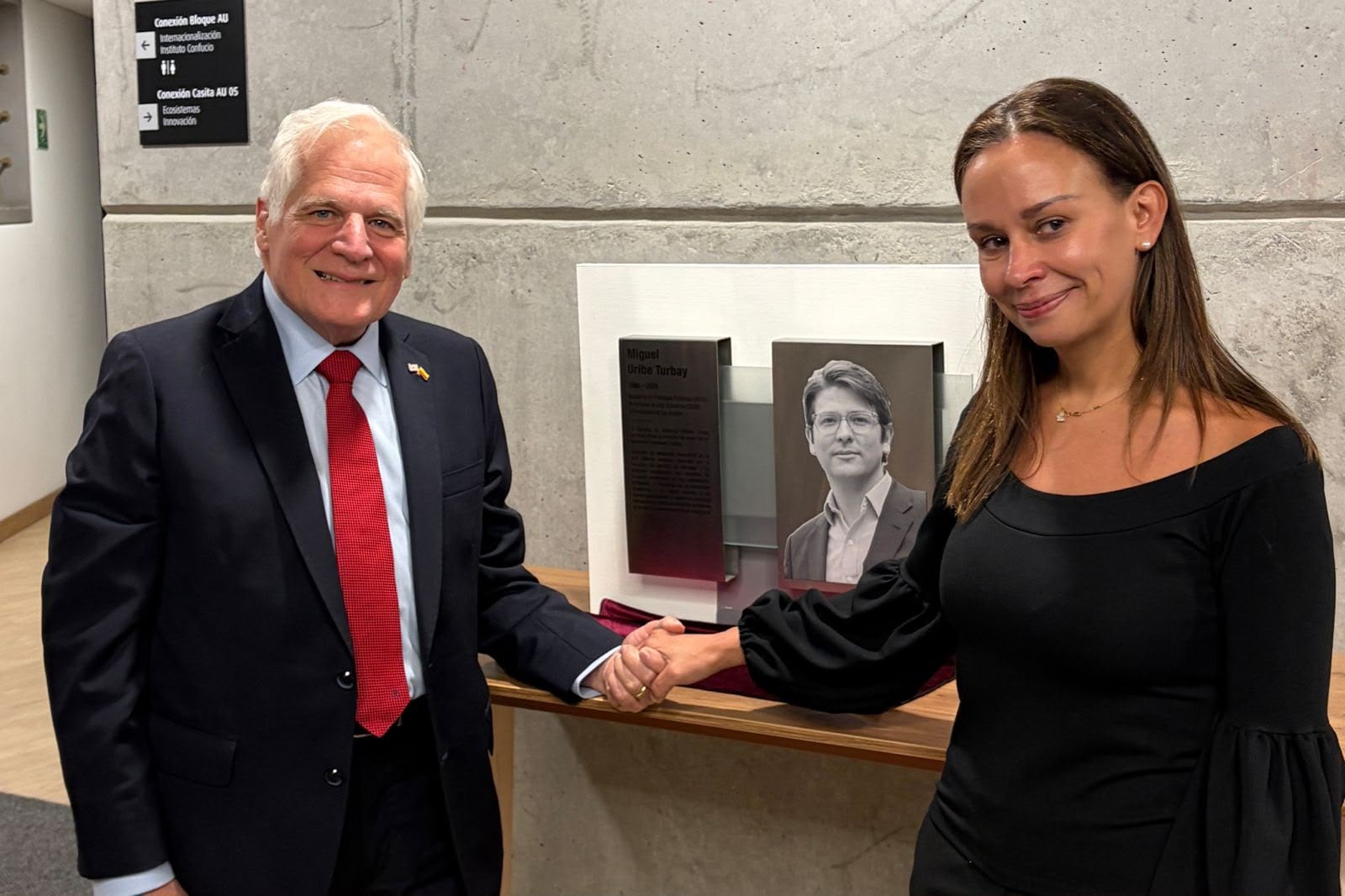 Miguel Uribe Londoño y María Claudia Tarazona.