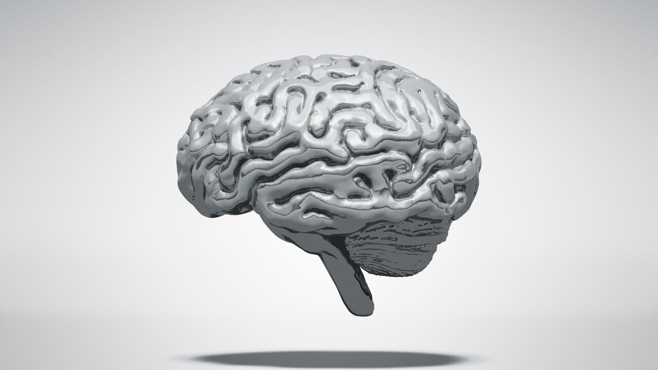 Si se llegan a presentar síntomas de un accidente cerebrovascular se debe acudir de forma urgente a un centro médico.