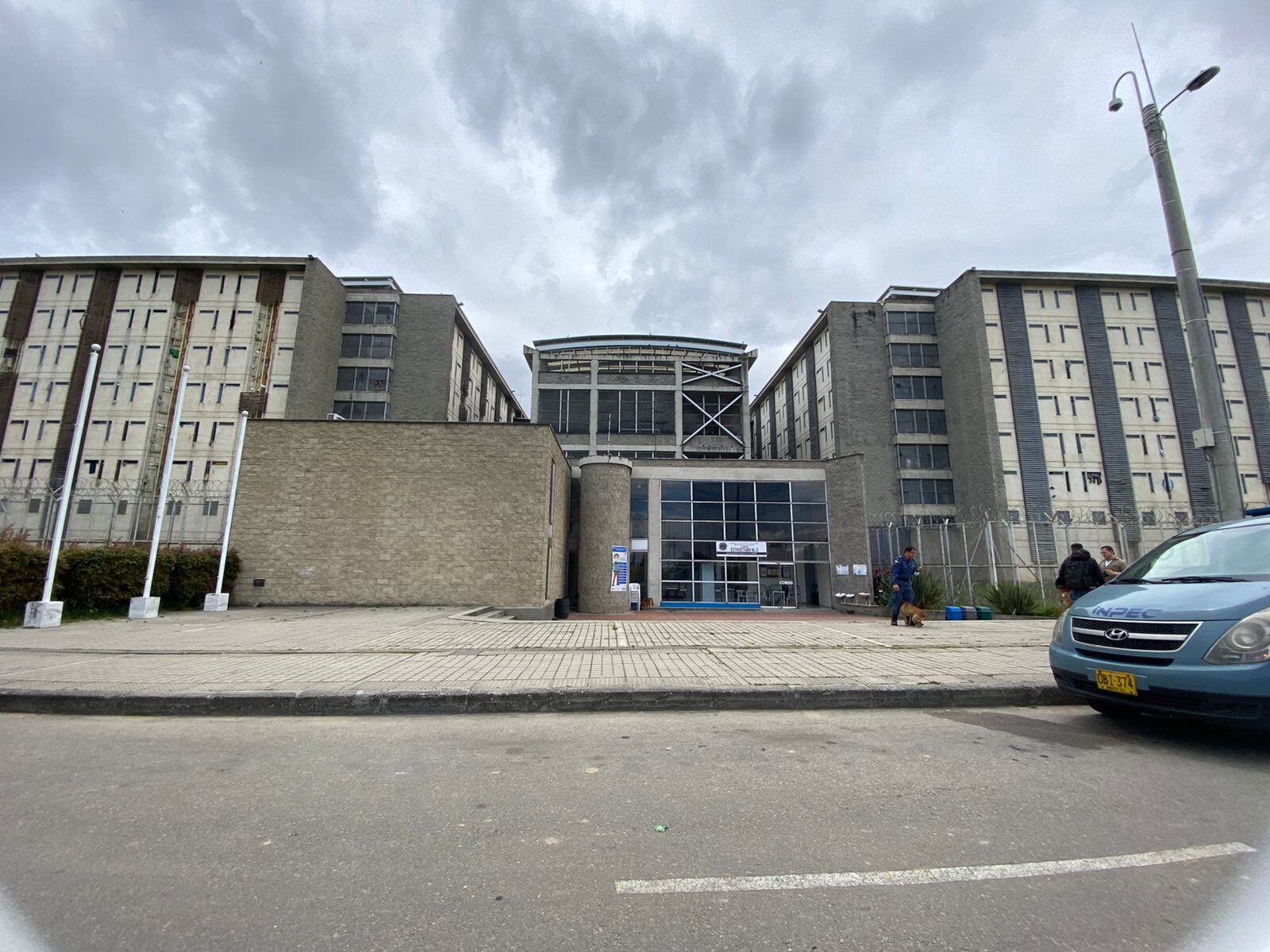 En la cárcel La Picota el Inpec adelanta un importante operativo para confirmar la población que existe en ese centro de reclusión.