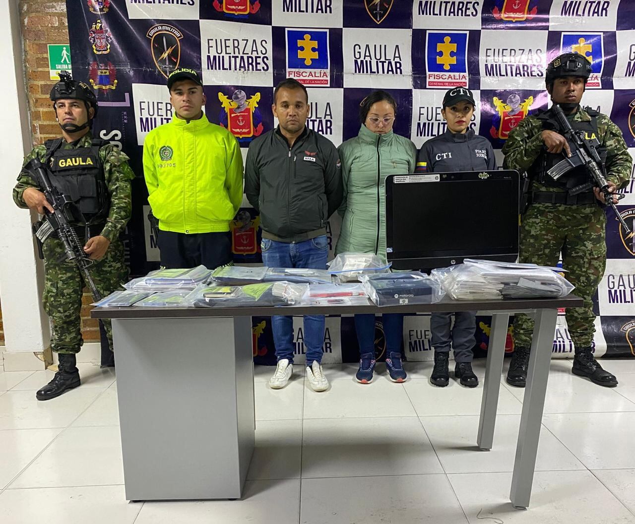 Capturados por presuntamente hacer parte de red dedicada a sacar créditos bancarios suplantando personas.