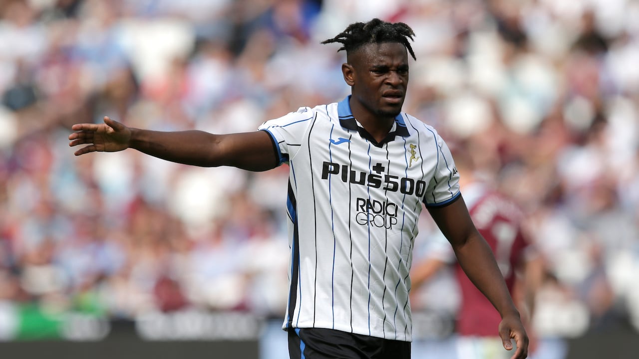 Duván Zapata en la pretemporada con Atalanta.