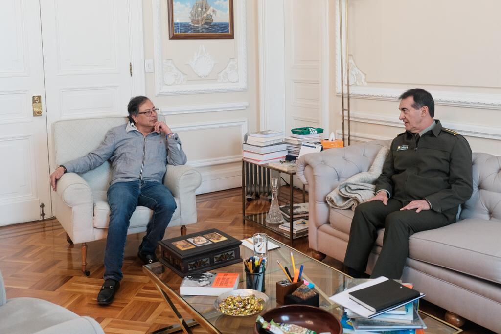 Presidente Gustavo Petro y el director de la Policía general William Salamanca