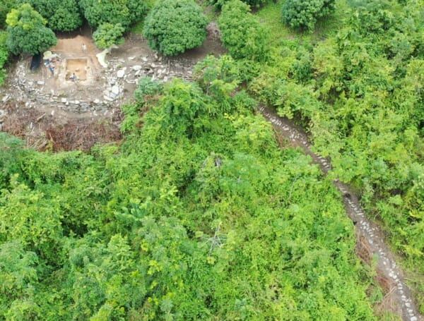 Lejos de ser una ciudad aislada, Betoma emerge como una compleja conurbación prehispánica: un sistema de poblados interconectados que se extiende por más de 18 kilómetros cuadrados.