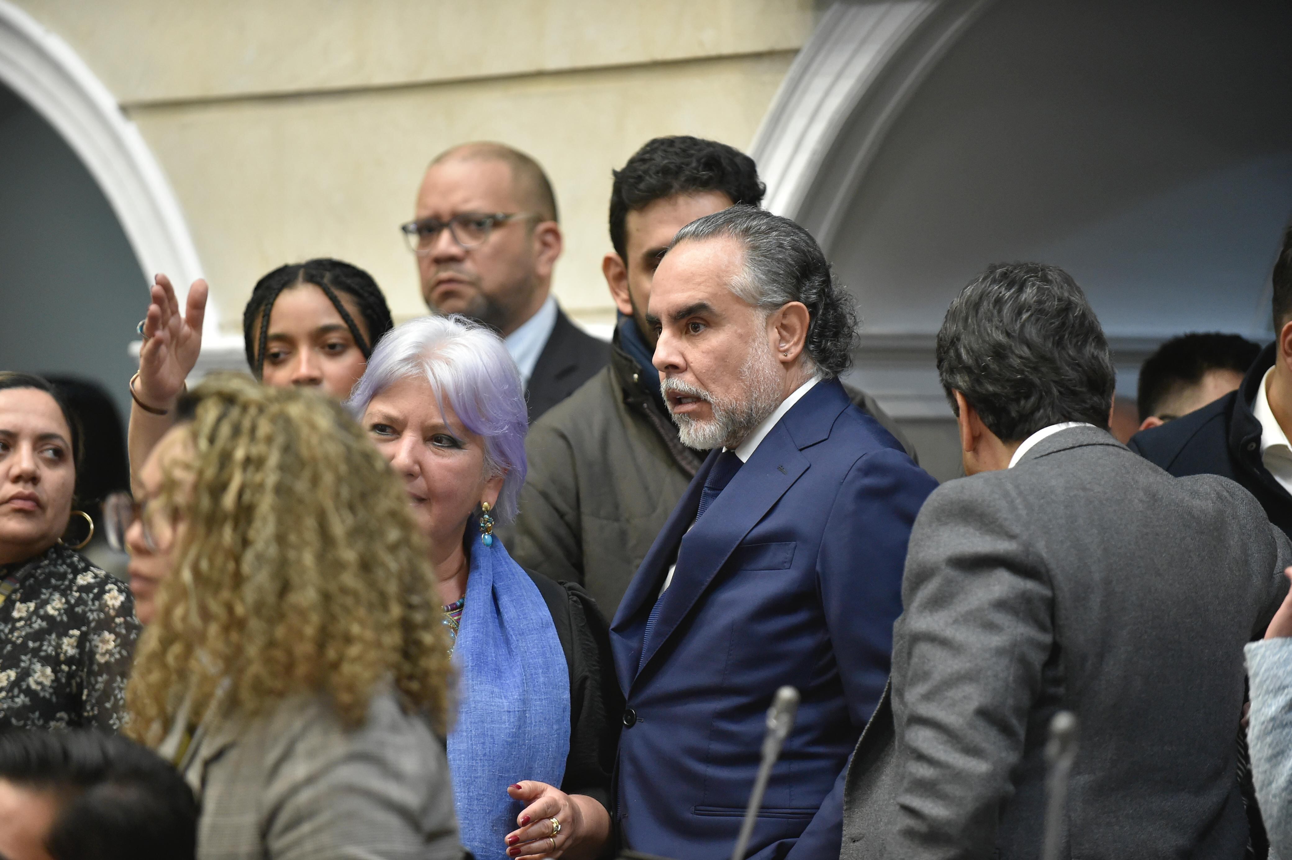 Armando Benedetti en la plenaria del Senado.