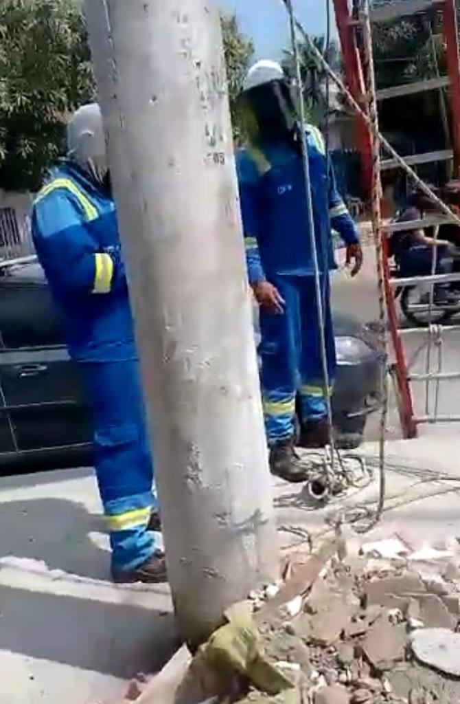 La mujer le reclamaba la orden escrita para instalar el contador