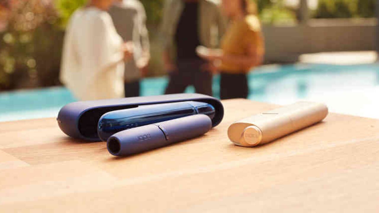 Se estima que cada año unos 80.000 estadounidenses mueren por enfermedades relacionadas con el tabaquismo y que 3,62 millones de estudiantes de secundaria de ese país consumen cigarrillos electrónicos.