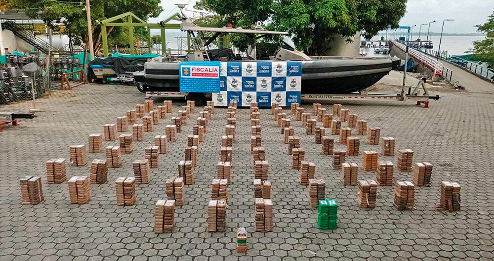   Panelas de cocaína prensada con figuras de un tigre dejaron en evidencia que Jorge 40 seguía traficando después de su desmovilización.