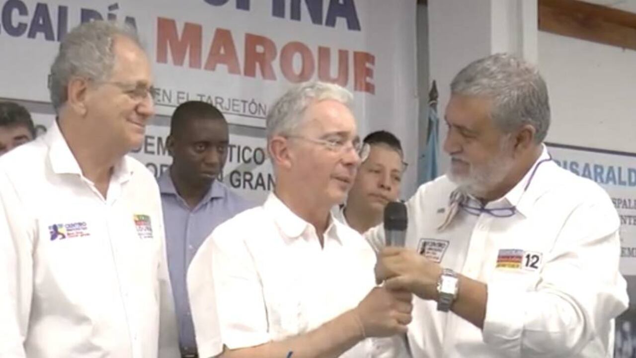 "“Ayer hoy y siempre estamos con usted señor presidente (…) Señor presidente, si el uribismo es una enfermedad y si seguirlo a usted es un pecado, seguiremos pecando por usted señor presidente”.