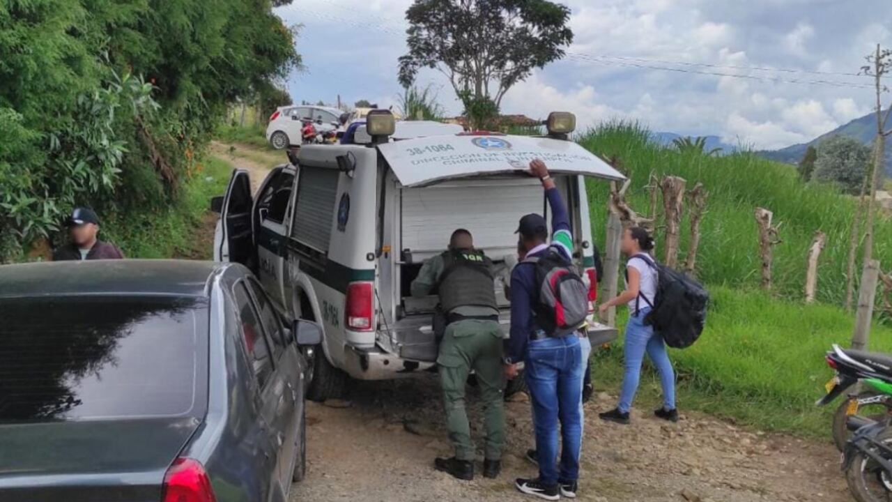 Levantamiento de cadáver de mujer que fue asesinada e incinerada por su esposo en Guarne, Antioquia.