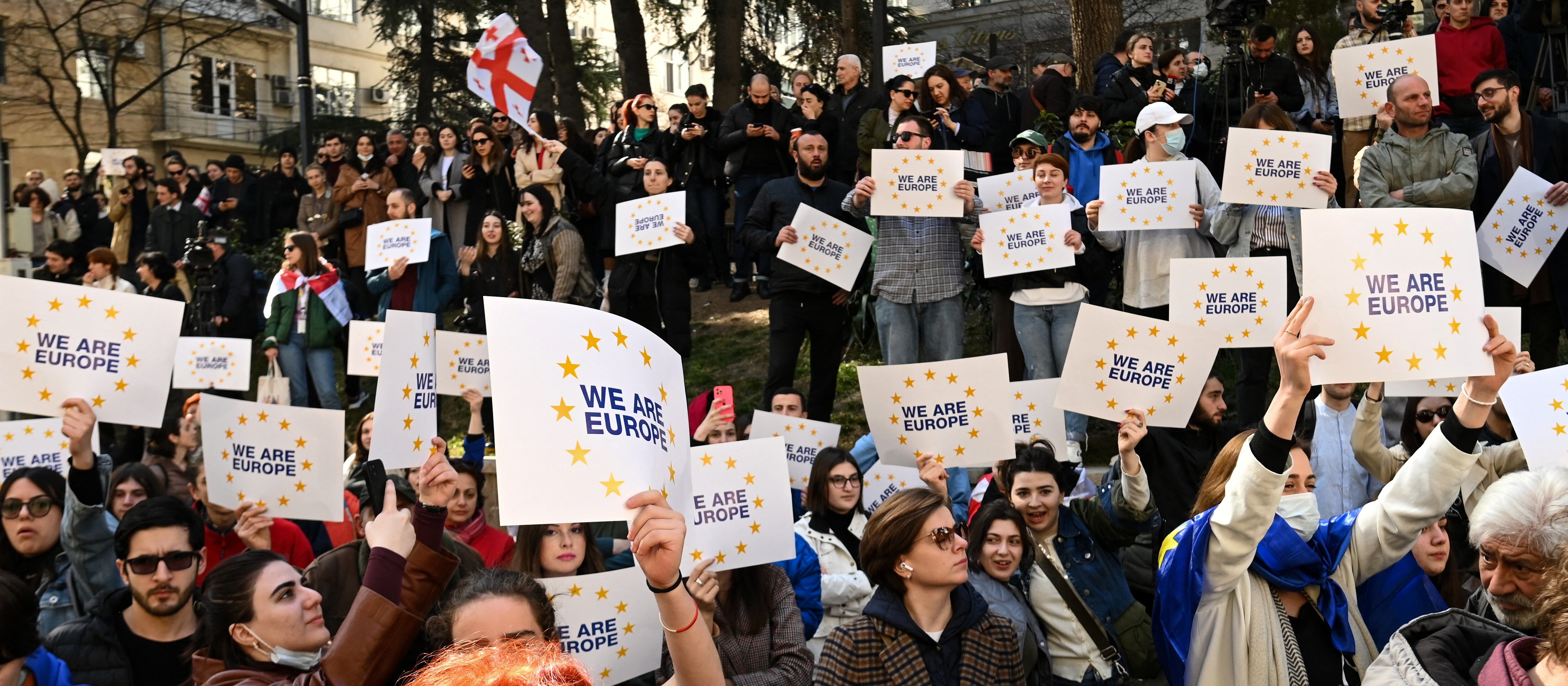 Protestas en Georgia por parte de los opositores del proyecto de ley. Foto: AFP.