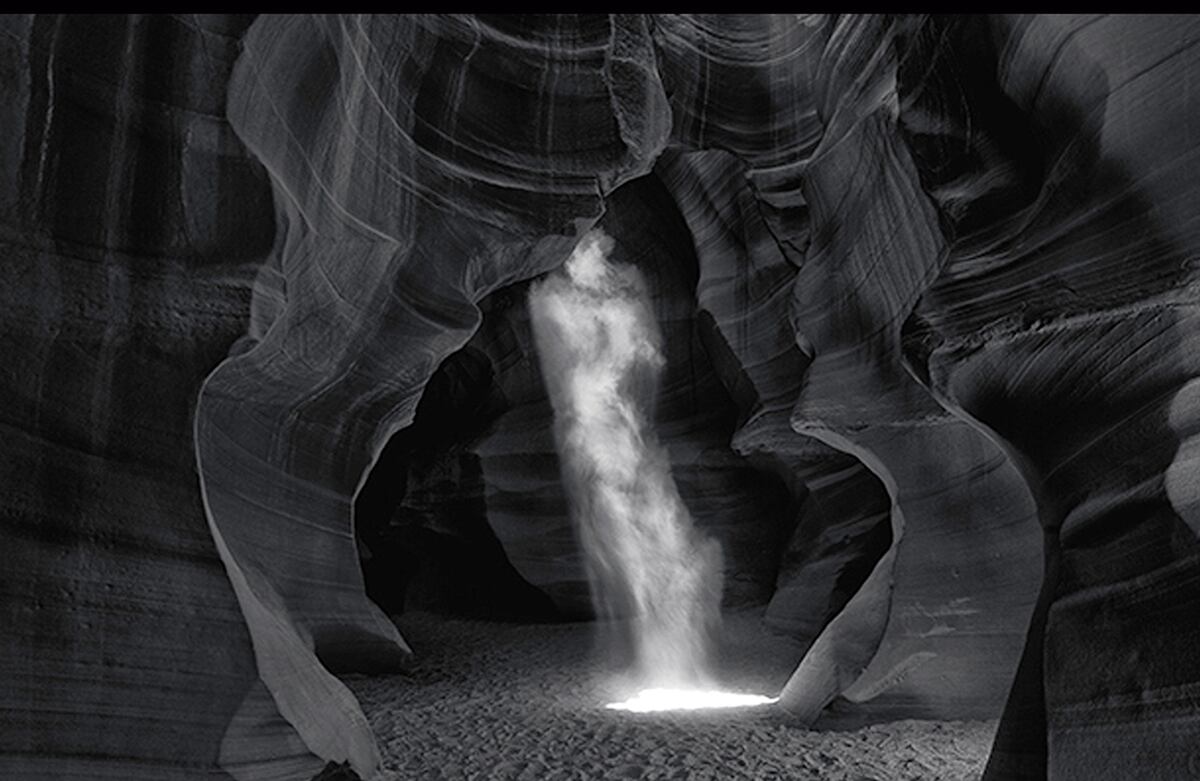 Esta fotografía del australiano Peter Lik, titualda ‘Ghost’ (Fantasma), fue vendida a un coleccionista privado por 6,5 millones de dólares, rompiendo el récord mundial de la fotografía más cara.