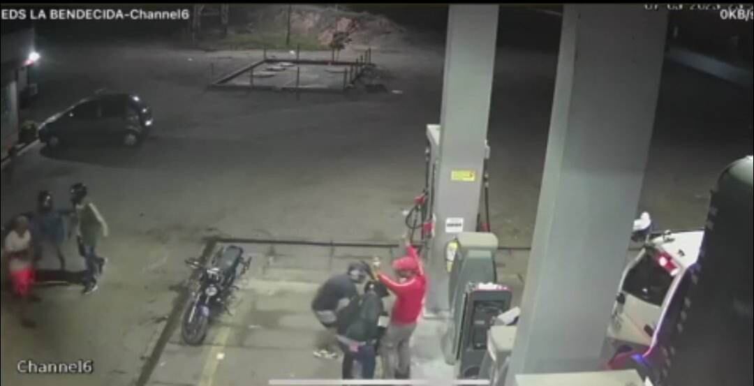 Las autoridades investigan los hechos.