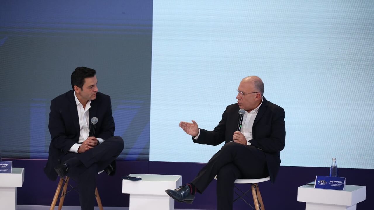 En su conversación con Juan Diego Alvira, Roy Barreras, presidente del Congreso, les pidió a las ministras “que terminen sus borradores y radiquen sus reformas”.