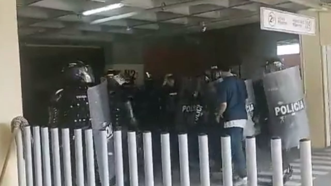 Asonada al interior de un conjunto residencial de Bello, Antioquia.