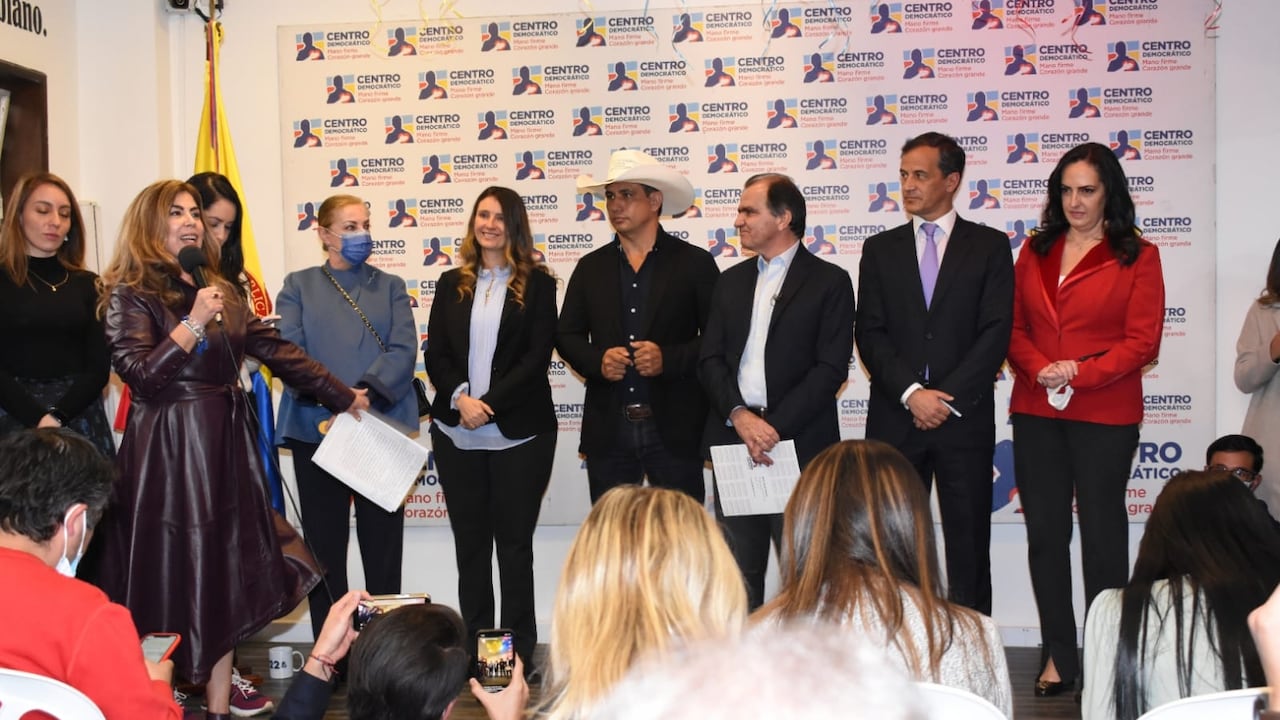 Al parecer, esta es una tormenta que está a punto de desatarse al interior de las toldas del uribismo.