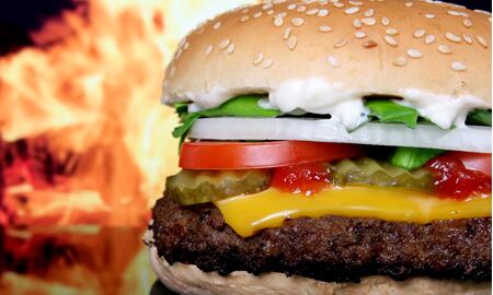 Preparar una hamburguesa con freidora de aire. 