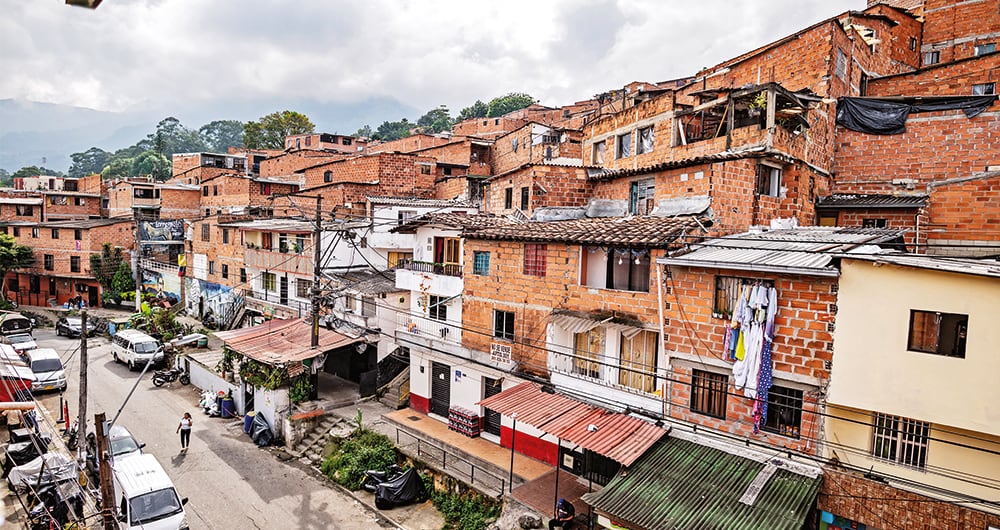  El barrio Pablo Escobar, ubicado en Lotero, fue entregado a la comunidad en 1986.