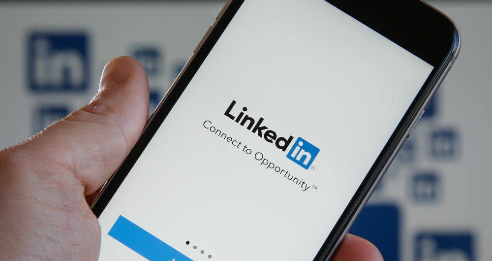 La foto en el perfil de LinkedIn es clave para mostrarse. 